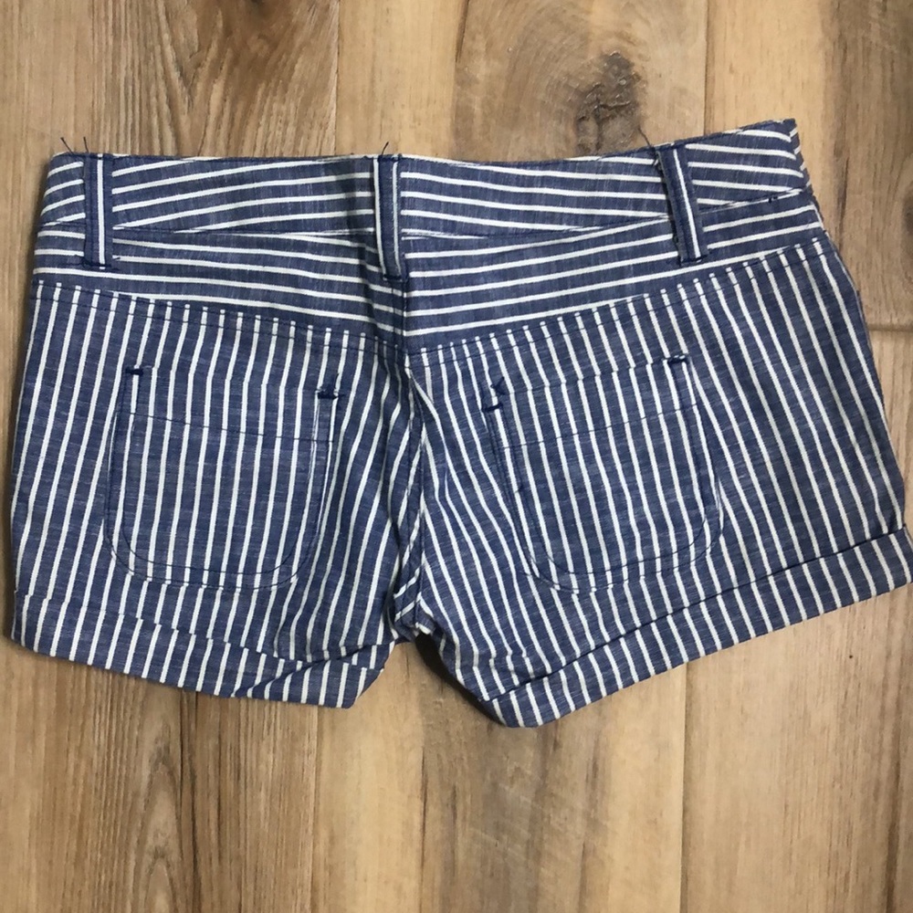 Adorable striped denim shorts - Picture 4 of 4